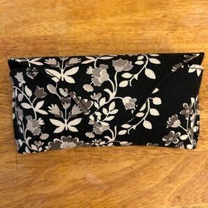 Vera Bradley Chandelier Noir. Retired Pattern